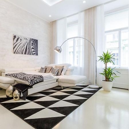 Stylish Apartment 5 Minutes Walk From City Center Πράγα Εξωτερικό φωτογραφία